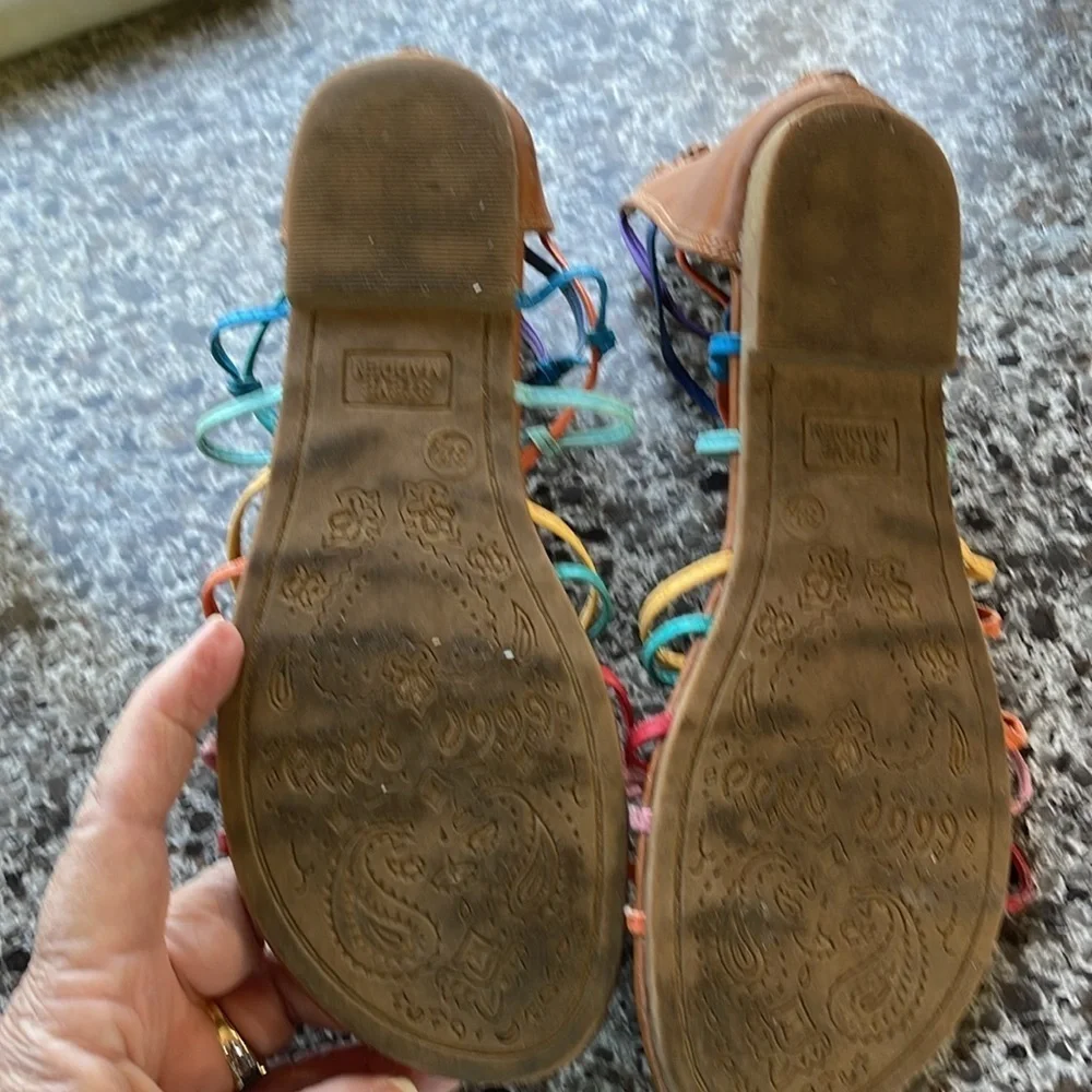 Steve Madden‎ Rainbow Sandals girls size 3.5 zipper back.